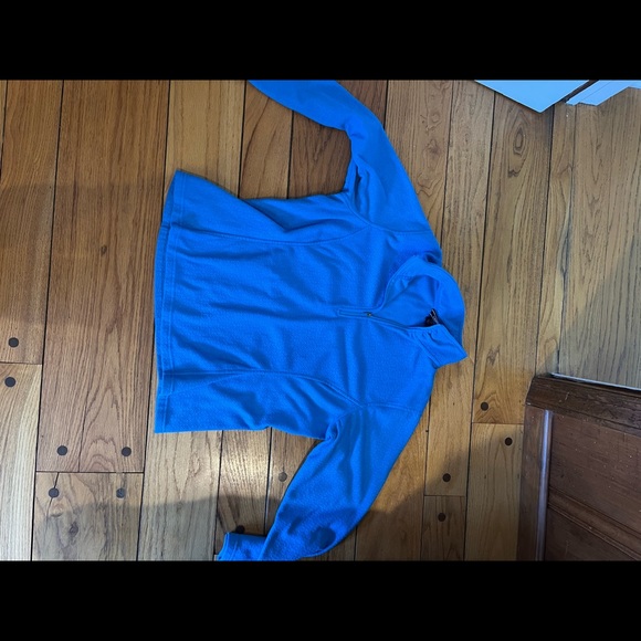 Bundle of large tops great condition and awesome value - Picture 5 of 8